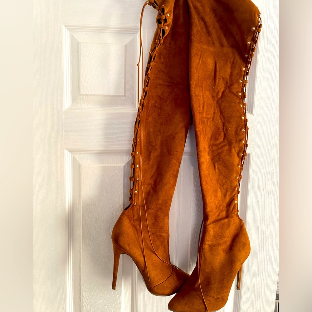 Worn once back lace up boots thigh high